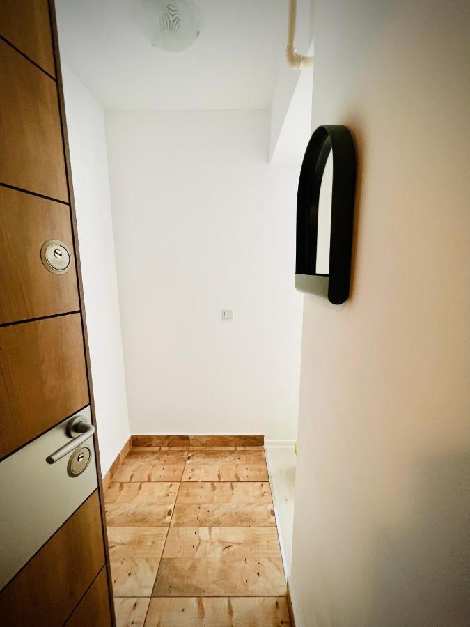 The Airport Loft Lägenhet Otopeni Exteriör bild